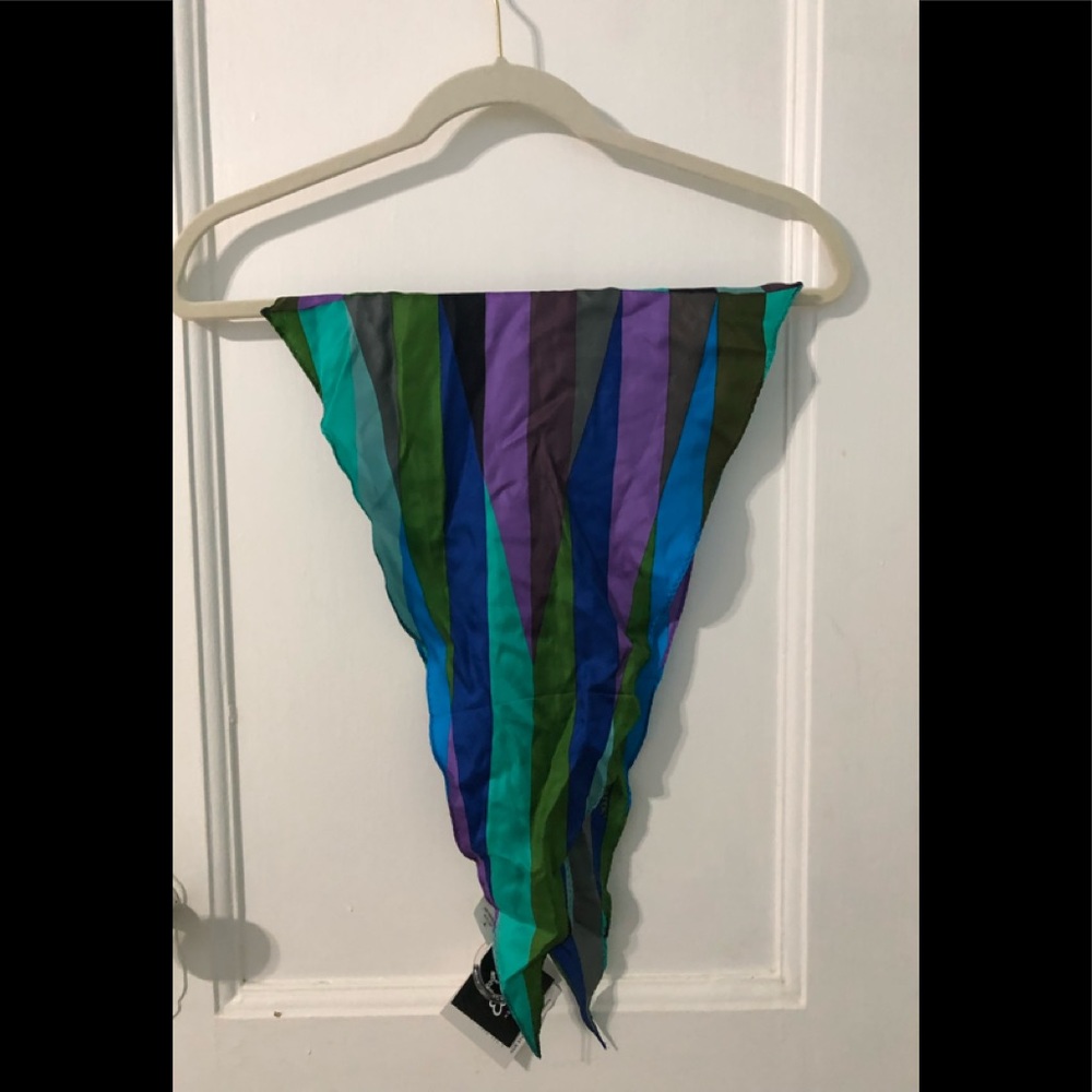 🆕NWT Echo scarf 💙💚💜